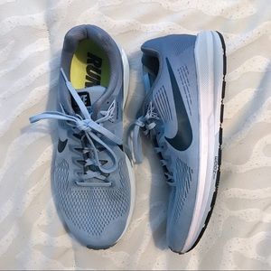 Blue Nike Structure 21 women’s 10